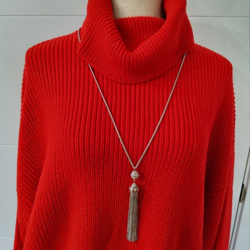 St.Thomas Tassel Silver Necklace